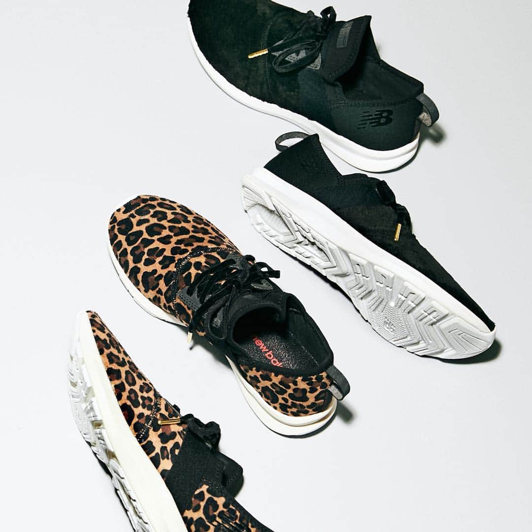 New Balance Japan Women のインスタグラム：「FUEL CORE NERGIZE W UAL/UAB 脱ぎ履きしやすいスリッポン構造でスポーツからカジュアルまで幅広く活躍する大人気の「NERGIZE」に、UNITED ARROWS別注のレオパード柄とブラックファーをあしらったデザインが登場。その日の気分で付け替えが可能な替え紐、持ち運びに便利なロゴ入りのシューズバッグが付属。8/17(金)発売。  #NB#newbalance#ニューバランス#newbalance #nergize #UnitedArrows」