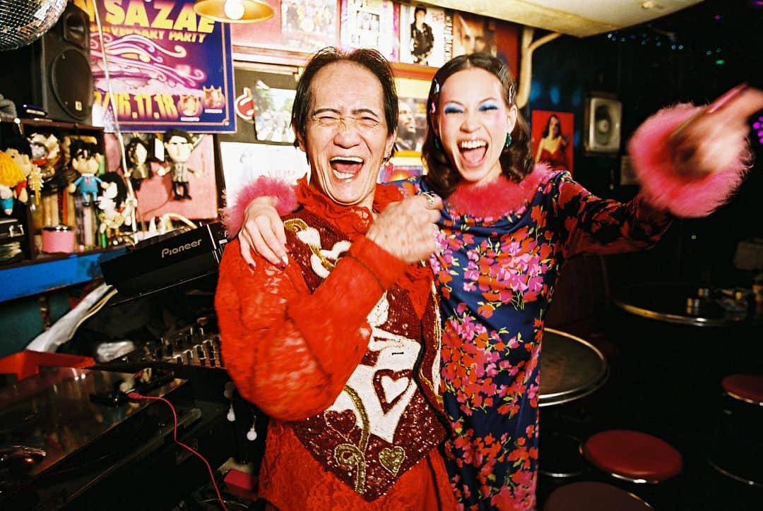 水原希子 さんのインスタグラム写真 - (水原希子 Instagram)「❤️R.I.P Shion mama❤️ New Sazae is a Disco bar at Shinjuku Ni Chome a Gay Town in Tokyo.  Since 1966, it has been the oasis of a lot of people, even like Freddie Mercury and Issey Miyake! It was and is still the place where the people could be completely free and be themselves!  I’m always dancing in fever💃🏻💕 I want and will keep on dancing at New Sazae💜」8月8日 10時03分 - i_am_kiko