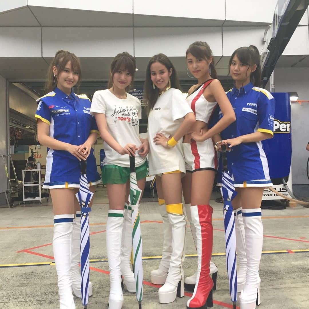 岸谷知果さんのインスタグラム写真 - (岸谷知果Instagram)「LEXUS TEAM TOM'S 応援本当にありがとう ございました❤️ 富士スピードウェイ 第5戦！！ #supergt #レースクイーン  #富士スピードウェイ #racing」8月8日 10時34分 - tomokadayoon