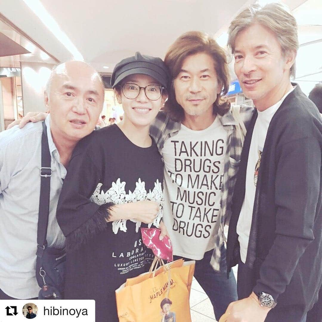 須藤理彩さんのインスタグラム写真 - (須藤理彩Instagram)「#repost  @hibinoya  日比野玲さん、BUCK-TICKひでさん、元Juicy Fruitsの柴矢さんと地元横浜飲み🍻✨川島がお世話になってた方々☺️ひでさんは今日も川島が着てたTシャツ着て来てくれた。これまた、パンチのあるメッセージのやつ着てたねぇって😅家族以外で、川島の話が出来る尊い時間でした。」8月8日 13時42分 - ichico_smile