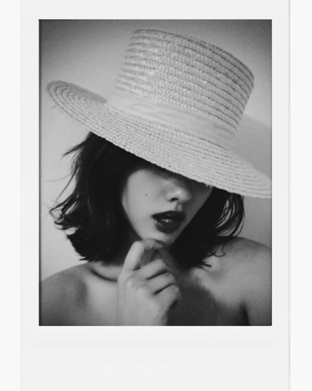 谷まりあさんのインスタグラム写真 - (谷まりあInstagram)「帽子の写真📸自由な撮影🖤 #marimaripics」8月8日 18時19分 - mariaaaa728