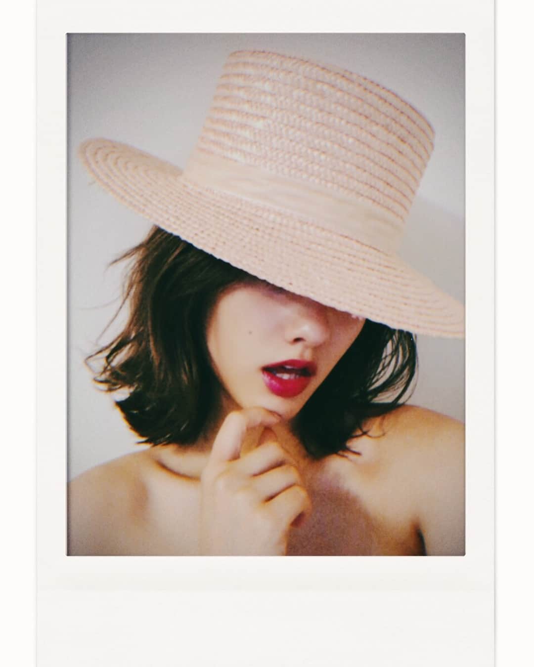 谷まりあさんのインスタグラム写真 - (谷まりあInstagram)「帽子の写真📸自由な撮影🖤 #marimaripics」8月8日 18時19分 - mariaaaa728