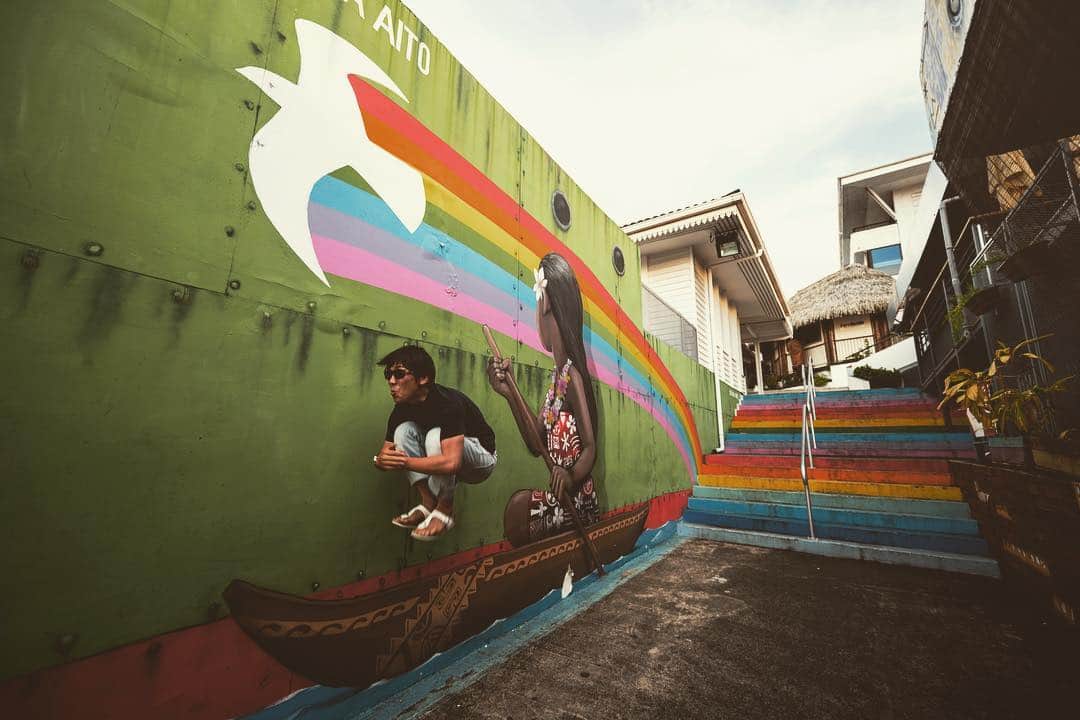 オムのインスタグラム：「* * Beyond the rainbow. * * * もう少しでお盆が来るので楽しみです。 お盆には映画を観たいし、ゆっくり本を読む時間も欲しいな…と。 * オススメの本や映画教えてください。 最近読んだ中で、何気なく気に入ったのが、「明るい夜に出かけて」。 #loveairtahitinui」