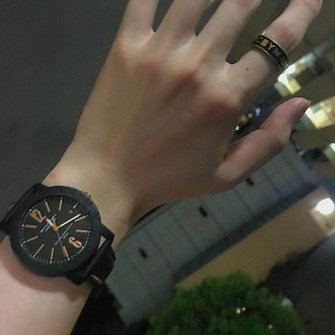 としきのインスタグラム：「Black×Gold  #bvlgari  #marcbymarcjacobs」
