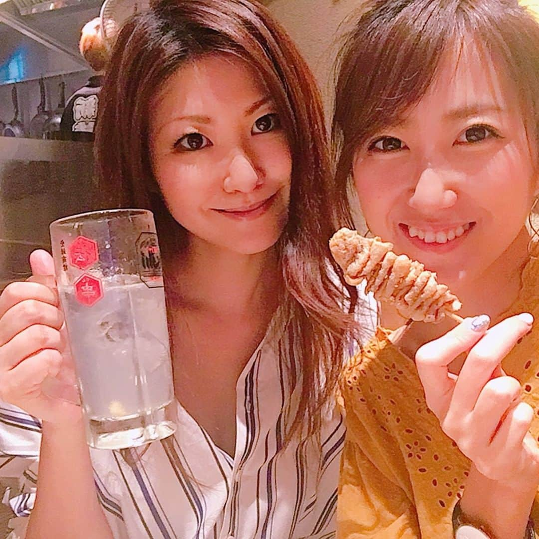 岡田智子のインスタグラム：「ゆうかまん〜〜💓楽しすぎる夜で帰りたくなかったw(о´∀`о)２枚目、完全に酔っ払いww  #のんべぇ女子 #レモンサワー #塩トマトサワー #ゆうかまん #相変わらずの美人」