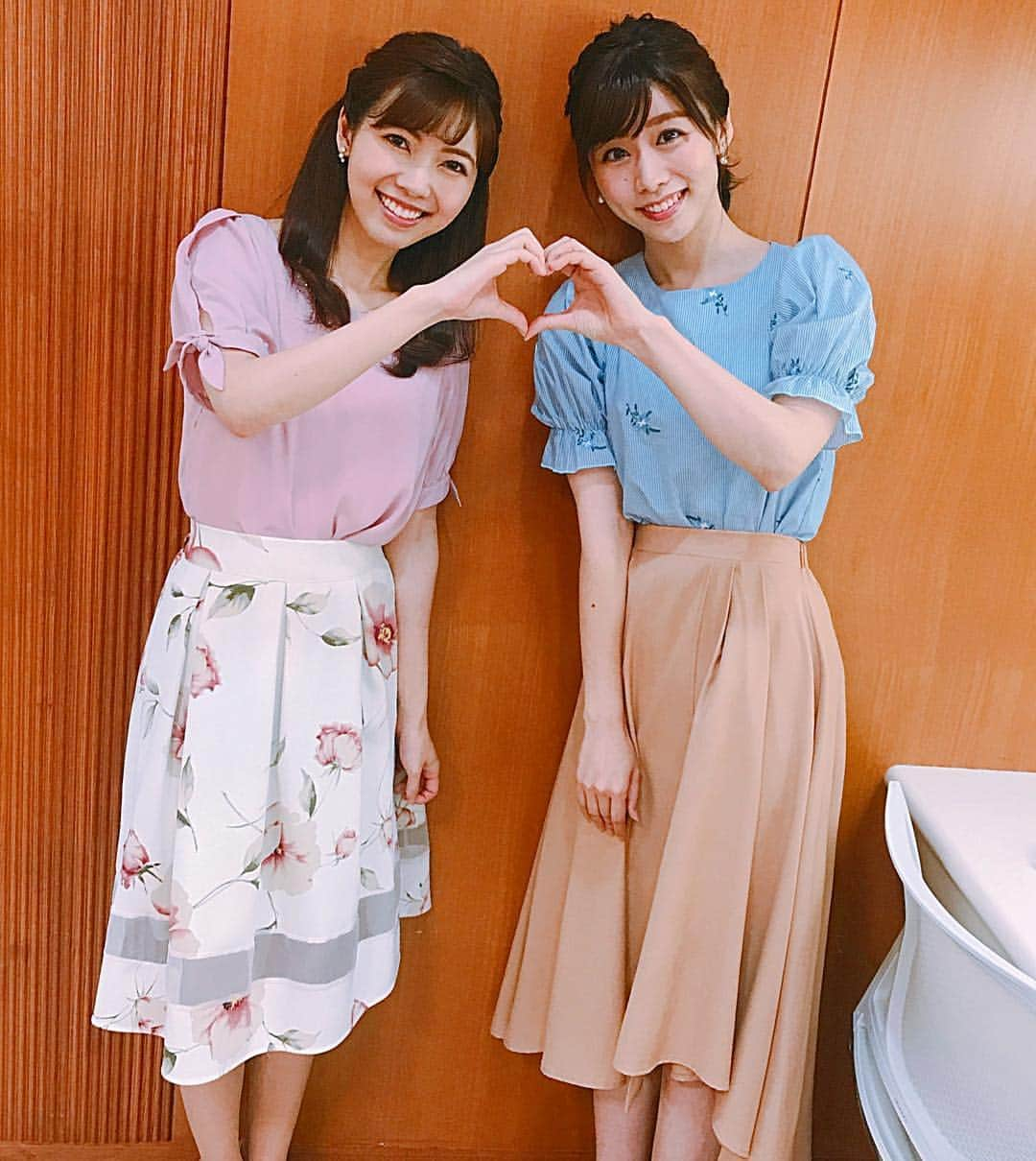 伊藤京子さんのインスタグラム写真 - (伊藤京子Instagram)「. はやドキポーズ❤️❤️☺️ 今朝も早朝から見てくれた皆さまありがとうございました🙏✨ . #はやドキ#TBS#ちなみちゃんと♡」8月9日 8時26分 - kyoko_ito1128