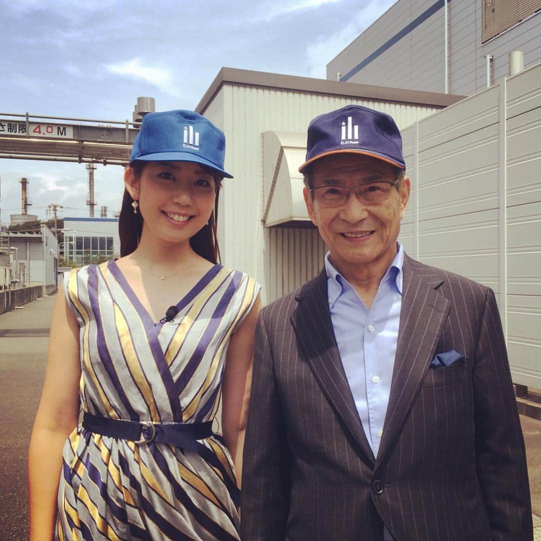 須黒清華のインスタグラム：「今日のWBS 「イノベンチャーズ列伝」の取材で、エリーパワーの吉田博一社長にお会いしてきました！ 住友銀行(現三井住友銀行)の副頭取を務めた後、69歳でリチウムイオン電池の会社を立ち上げた吉田社長。 80歳になった今も、その目はキラキラしていて、言葉のひとつひとつに重みがありました。 私もこんな生き方が出来たらいいなぁ‼︎ 今夜11時から、ぜひご覧ください(^^) #ワールドビジネスサテライト #エリーパワー #吉田博一社長 #リチウムイオン電池 #イノベンチャーズ列伝」