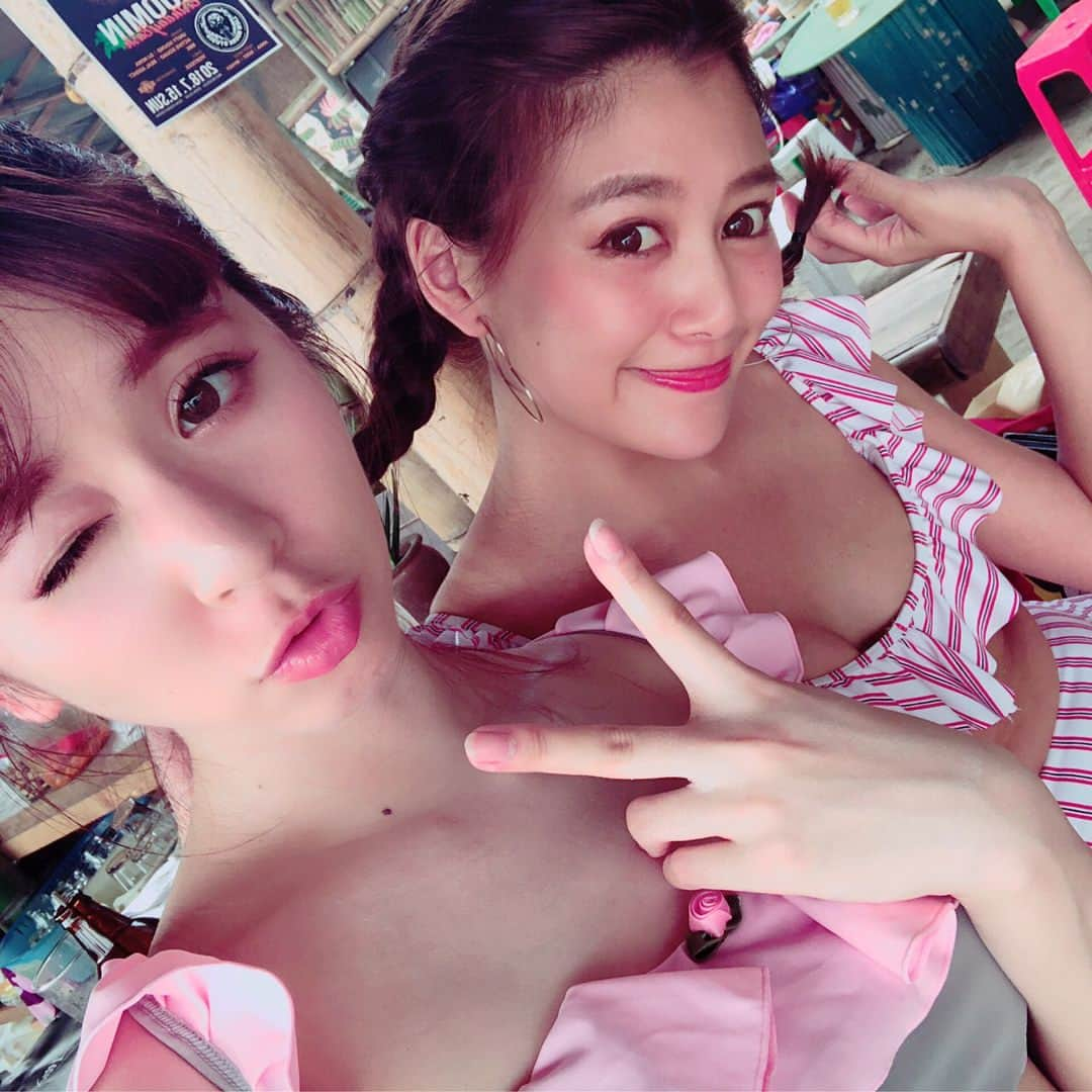 安斉奈緒美さんのインスタグラム写真 - (安斉奈緒美Instagram)「. あんちゃんと👙👙 #bikini #beach #summer #Anna #Naomi #beachfashion #beachside #ビキニ #ビーチ  #水着」8月9日 18時13分 - naomiyogachan