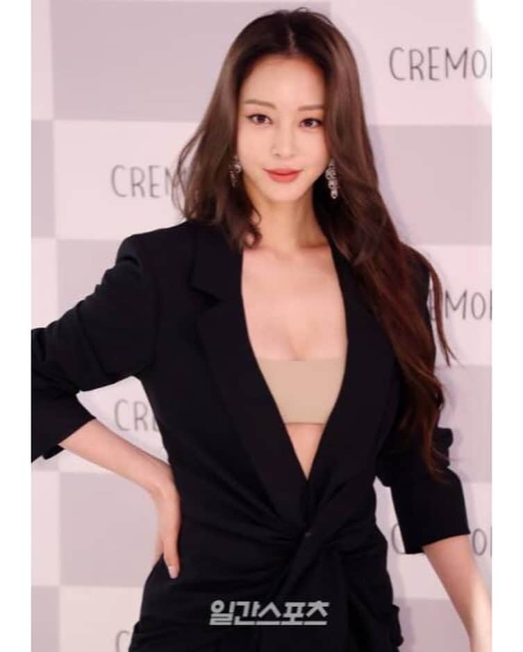 ハン・イェスルさんのインスタグラム写真 - (ハン・イェスルInstagram)「감사합니다 🙏」8月9日 20時33分 - han_ye_seul_