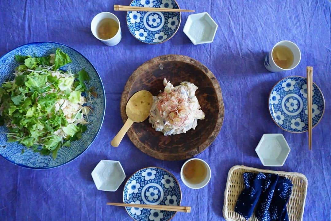 masakiさんのインスタグラム写真 - (masakiInstagram)「きのうのWS 料理家スズキエミさんの葉月の暦ごはん会 わたしはテーブルコーディネート担当 和と洋 毎月、旬の食材をおいしくいただける幸せな会 元気の源です☆  #hugowar#ハグオーワー」8月9日 20時42分 - mogurapicassowols