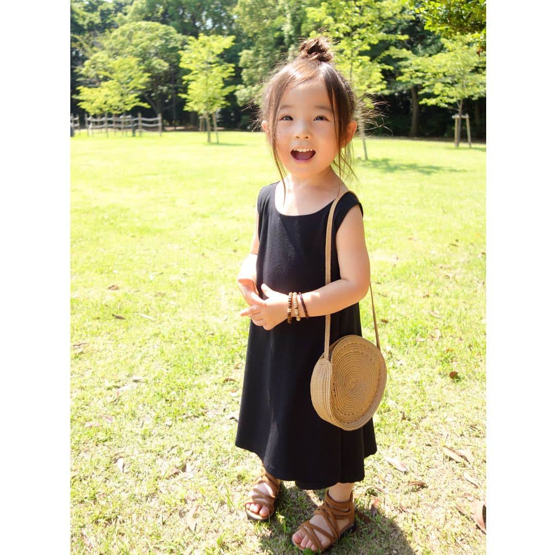 Saraさんのインスタグラム写真 - (SaraInstagram)「. coordinate♡ . one-piece ▶︎ #branshes  bag ▶︎ #urbanresearchdoors . . @branshes さんの シンプルなロングワンピースに サークルバッグ♡ . #ootd #outfit #kids #kids_japan #kids_japan_ootd #kjp_ootd #ig_kids #ig_kidsphoto #kidsfashion #kidscode #kidsootd #kidswear  #kidsstyle #onepiece #サークルバッグ #キッズコーデ #キッズファッション #女の子 #4歳」8月9日 21時05分 - sarasara718