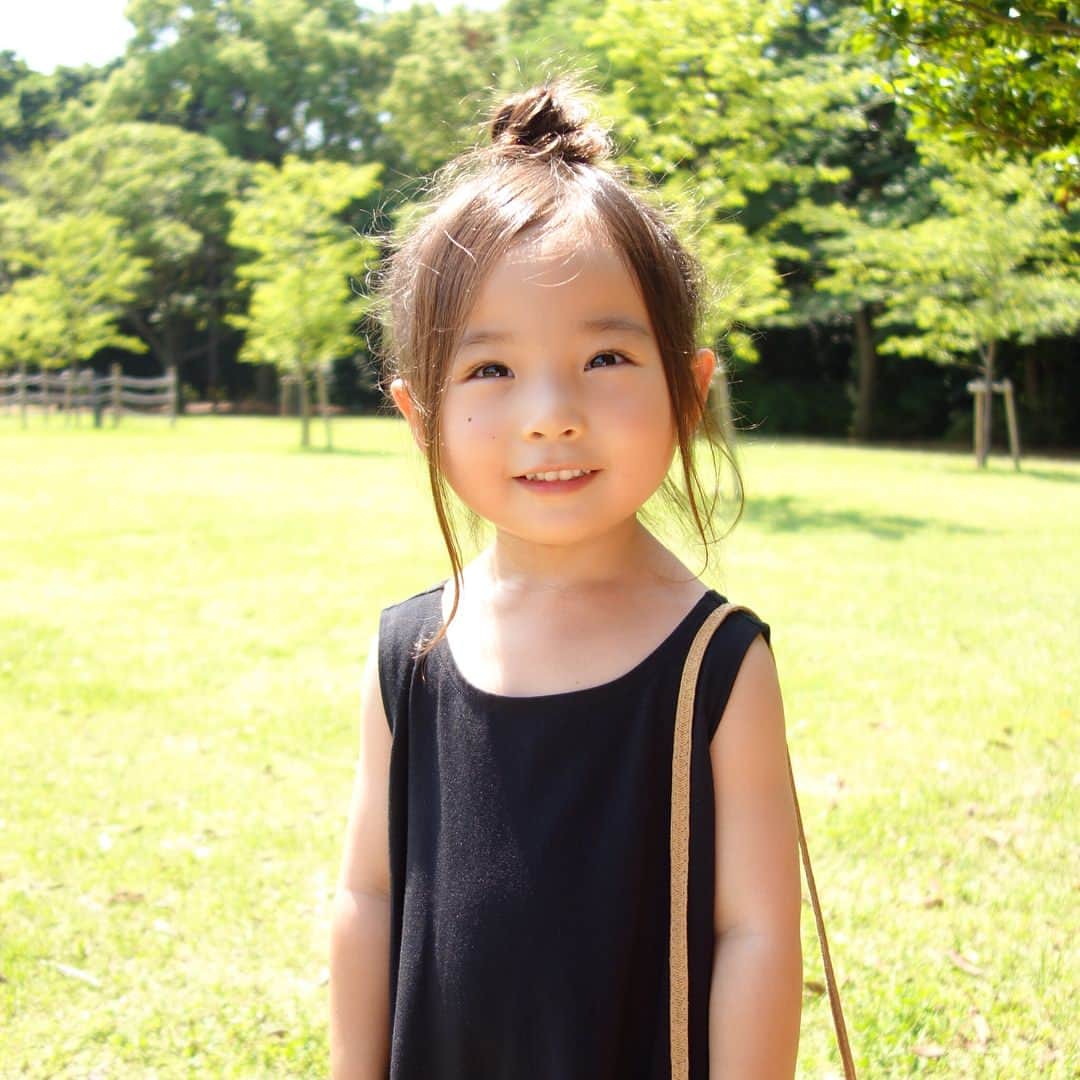 Saraさんのインスタグラム写真 - (SaraInstagram)「. coordinate♡ . one-piece ▶︎ #branshes  bag ▶︎ #urbanresearchdoors . . @branshes さんの シンプルなロングワンピースに サークルバッグ♡ . #ootd #outfit #kids #kids_japan #kids_japan_ootd #kjp_ootd #ig_kids #ig_kidsphoto #kidsfashion #kidscode #kidsootd #kidswear  #kidsstyle #onepiece #サークルバッグ #キッズコーデ #キッズファッション #女の子 #4歳」8月9日 21時05分 - sarasara718