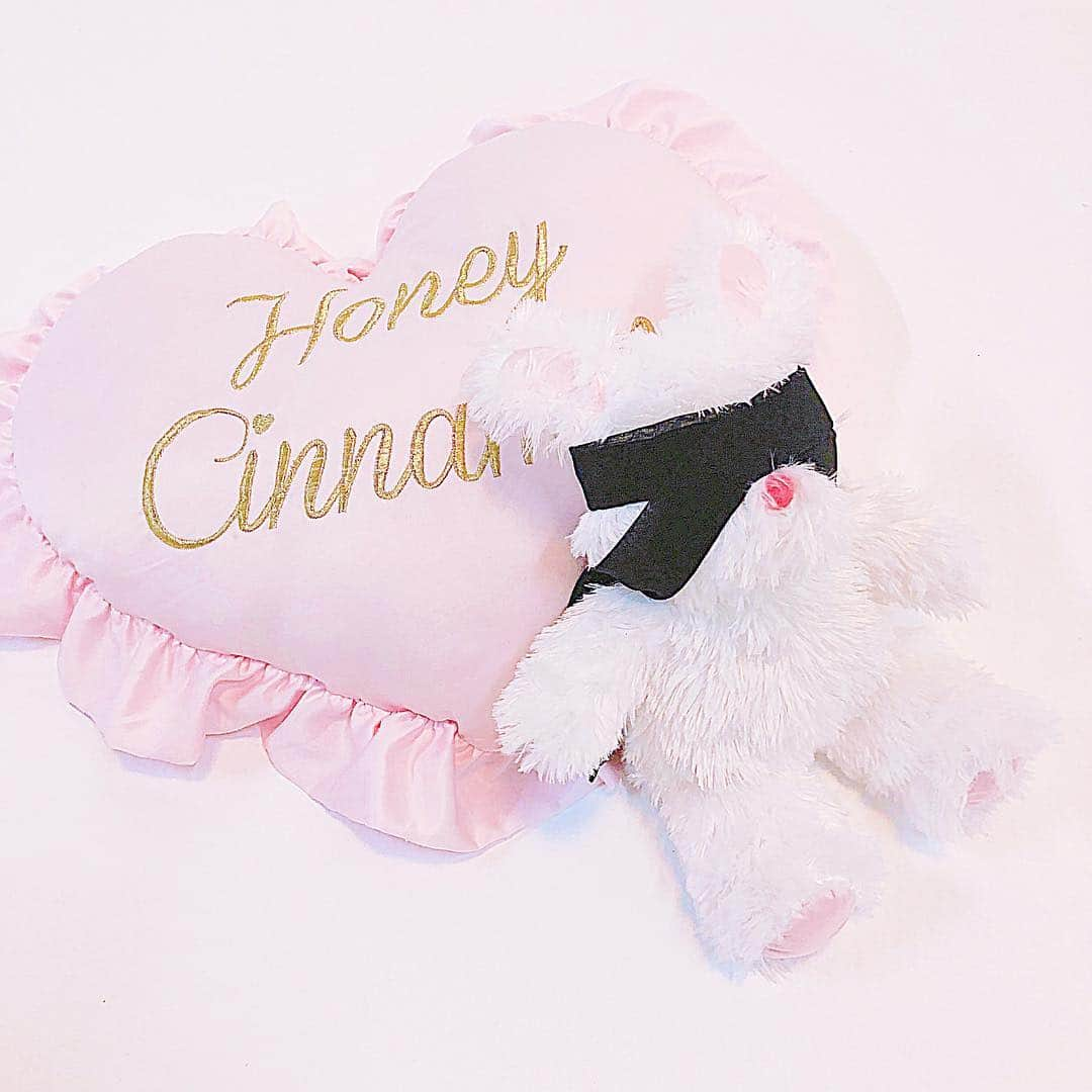 向井地美音さんのインスタグラム写真 - (向井地美音Instagram)「* 明日発売🐰💓 #honeycinnamon #ムック本」8月9日 22時00分 - ___mion.m