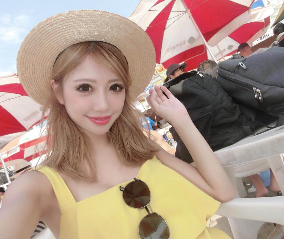 MARIEさんのインスタグラム写真 - (MARIEInstagram)「こないだの由比ヶ浜でBBQ🍖💕 今年の夏は海にプールにBBQ、花火大会と充実してる気がする〜😆 #sea #beach #sun #girls #bikini #bikinigirl #japan #japanesegirl #bbq #由比ヶ浜 #ビキニ #髪ボサボサ」8月9日 22時34分 - marie_mimura