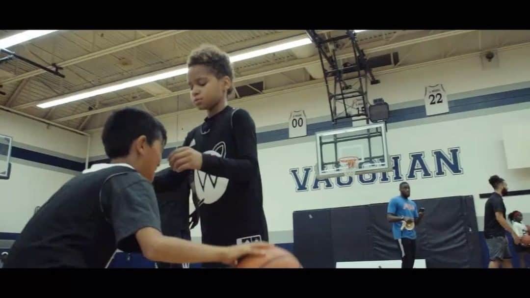 アンドリュー・ウィギンスのインスタグラム：「Day 2 of “Lets Get It Done Basketball Camp” was exactly what I expected; fun and competitive. Excited for the next camp! #LetsGetItDone 🙌🏾」