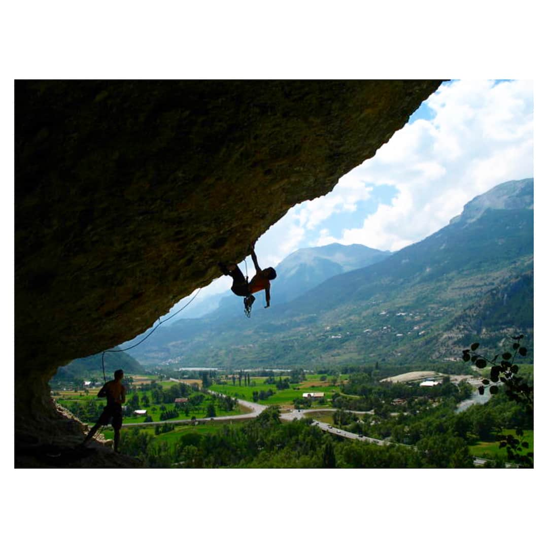 小林由佳さんのインスタグラム写真 - (小林由佳Instagram)「Where is  BEST CLIMB  destination in SUMMER?🏖😘 ・ #Rocklands? #Ogawayama? #Rodellar? #Nice? #🤔 #RecomendPlease」8月10日 20時18分 - yuca_tan