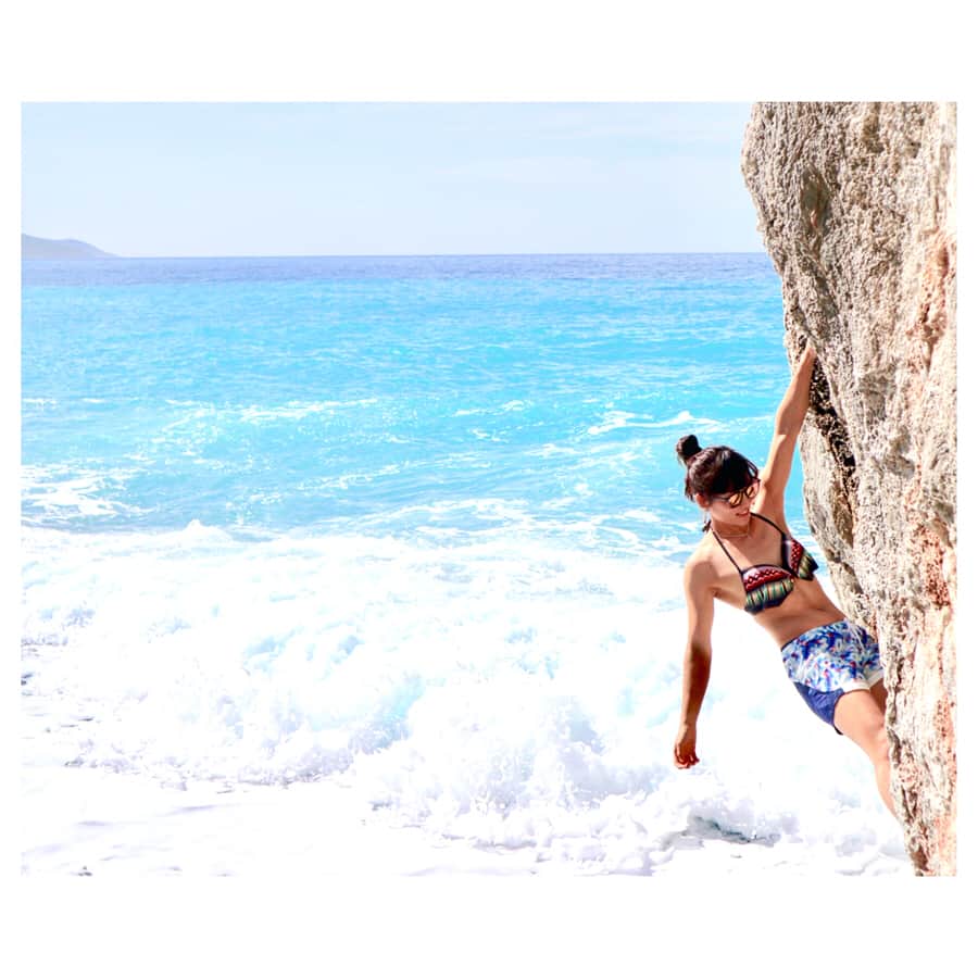 小林由佳のインスタグラム：「Where is  BEST CLIMB  destination in SUMMER?🏖😘 ・ #Rocklands? #Ogawayama? #Rodellar? #Nice? #🤔 #RecomendPlease」