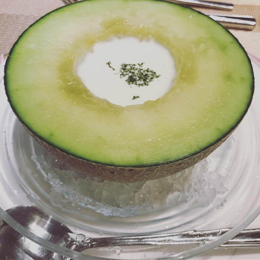 高橋沙織さんのインスタグラム写真 - (高橋沙織Instagram)「久々のインスタ更新。インスタ映えの食べ物アップしときます！ #メロン #ヴィシソワーズ」8月10日 18時56分 - arumikan_saorin