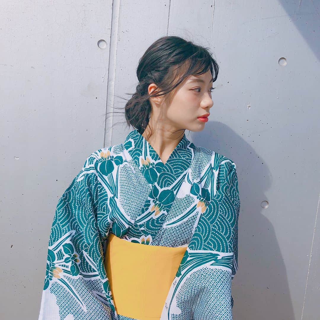 深川舞子のインスタグラム：「緑の浴衣はお初😊 浴衣ということで低めポニー！  #浴衣 #Green #緑」