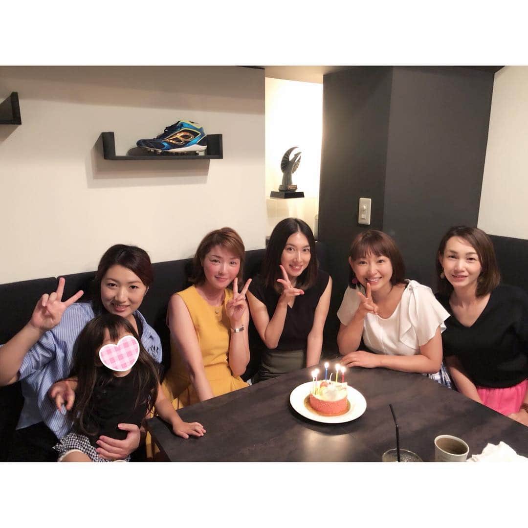 小林恵美のインスタグラム：「R.C.T. reunion💗💗💗 #昔は戦友 #今は大切な大切な友達 #おばあちゃんになっても集まろうね😊」