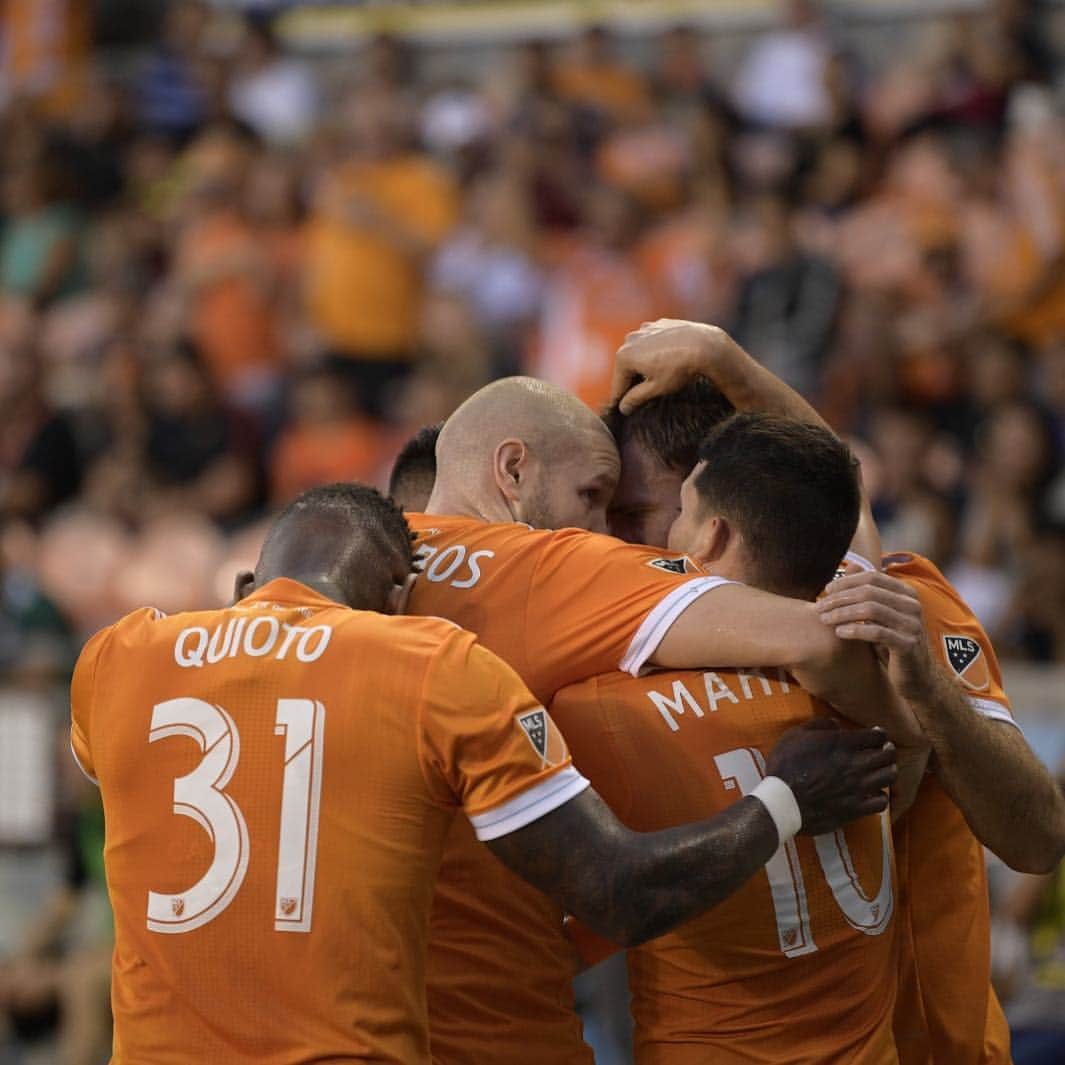 フィリップ・センデロスのインスタグラム：「Proud of this team 🍊🍊🍊 We are in the Final of the @opencup @houstondynamo @dynamocharities」