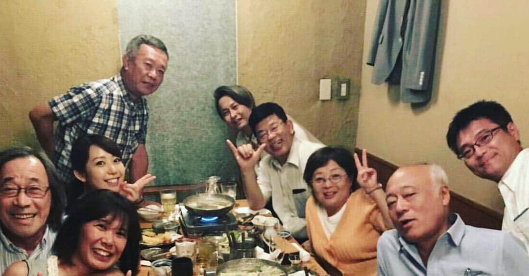 須黒清華のインスタグラム：「BSジャパンで放送中の 「武田鉄矢の昭和は輝いていた」 番組開始から6年目に突入し、先日みんなで暑気払いをしました🎶 幅広い知識をお持ちの武田さんに、毎回昭和の歴史、歌詞の深みなど、本当に様々なことを教えて頂いています(^^) 私も少しは昭和に詳しくなってきたかなぁ🎶 . 今日は夜7時から、 「女たちの昭和歌謡・涙と喜び〜激動の時代」 をテーマに2時間スペシャルでお送りします✨ ゲストは吉永みちこさん、大月みやこさん、伊東ゆかりさん。 今回も昭和の名曲に、そしてその奥深さに、たっぷり浸ってください🎶 #武田鉄矢 #武田鉄矢の昭和は輝いていた #2時間スペシャル #bsジャパン」