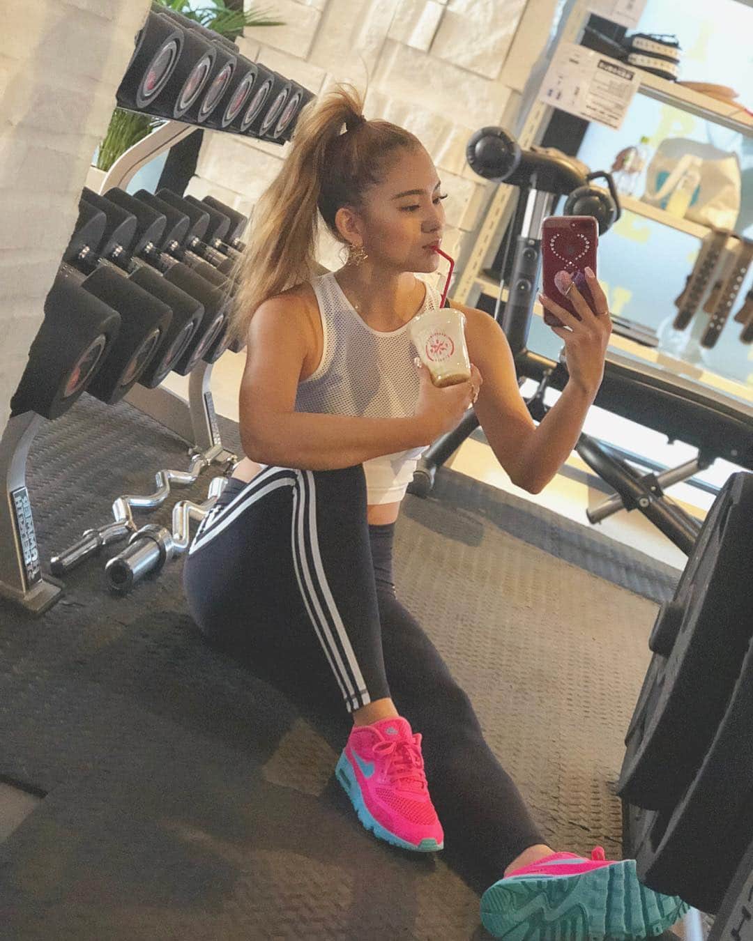 カレンさんのインスタグラム写真 - (カレンInstagram)「昨日のトレーニングは 久々のブレイクレディクス👍🔥 おかげで下半身すべて筋肉痛⚡️御臨終😇🙏 @improvement.studio  #breakletics #improvement #gym #training #fitness #selfie #me」8月10日 18時05分 - cjd_karen