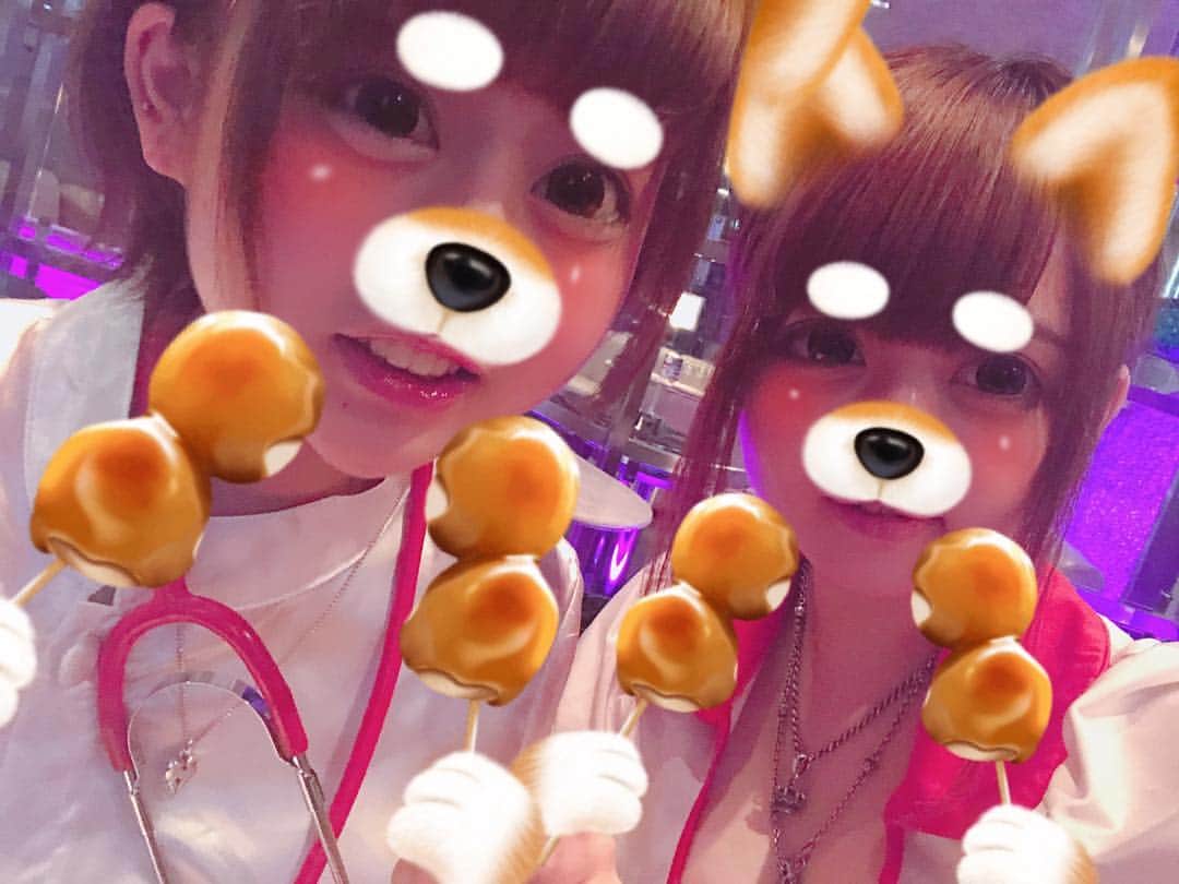 せりなのインスタグラム：「金曜日だけど暇だよー！  暇な日こそ酒飲もうよー:(´◦ω◦｀): #capsule #champagne #キャバクラ #ブランデー #ウイスキー #焼酎 #ワイン #両替町」