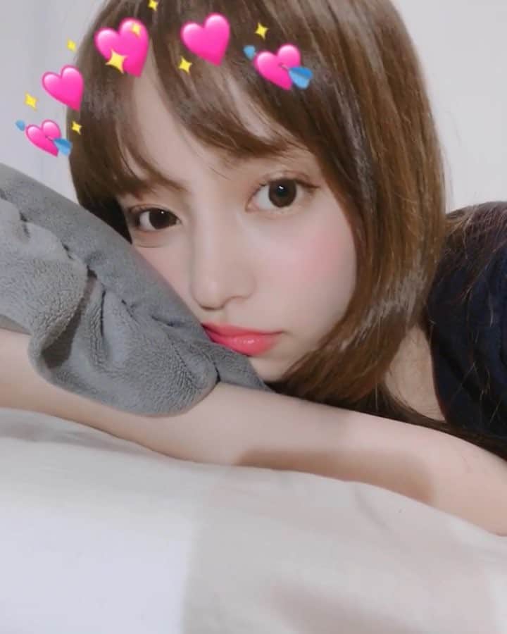 のインスタグラム：「金曜日の夜、みなさんは何してお過ごしですか🧚🏻‍♀️」