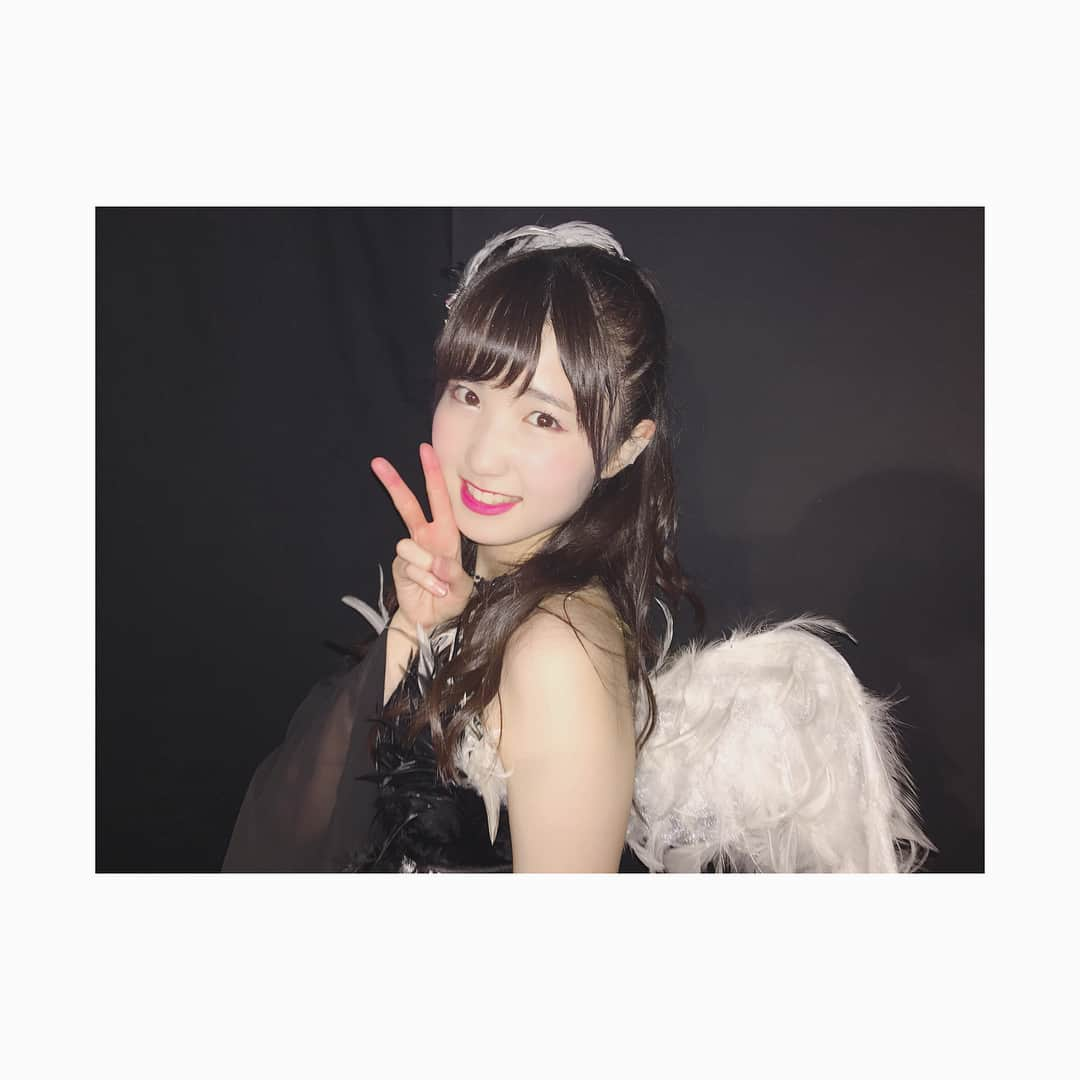 本田仁美さんのインスタグラム写真 - (本田仁美Instagram)「エイトの日のユニットで「Bird」を センターでやらせていただきました🦅 . この曲のためにおやつ公演はメイク 濃くしたの〜💄 . . #おやつpit  #bird」8月10日 22時24分 - 10_hitomi_06