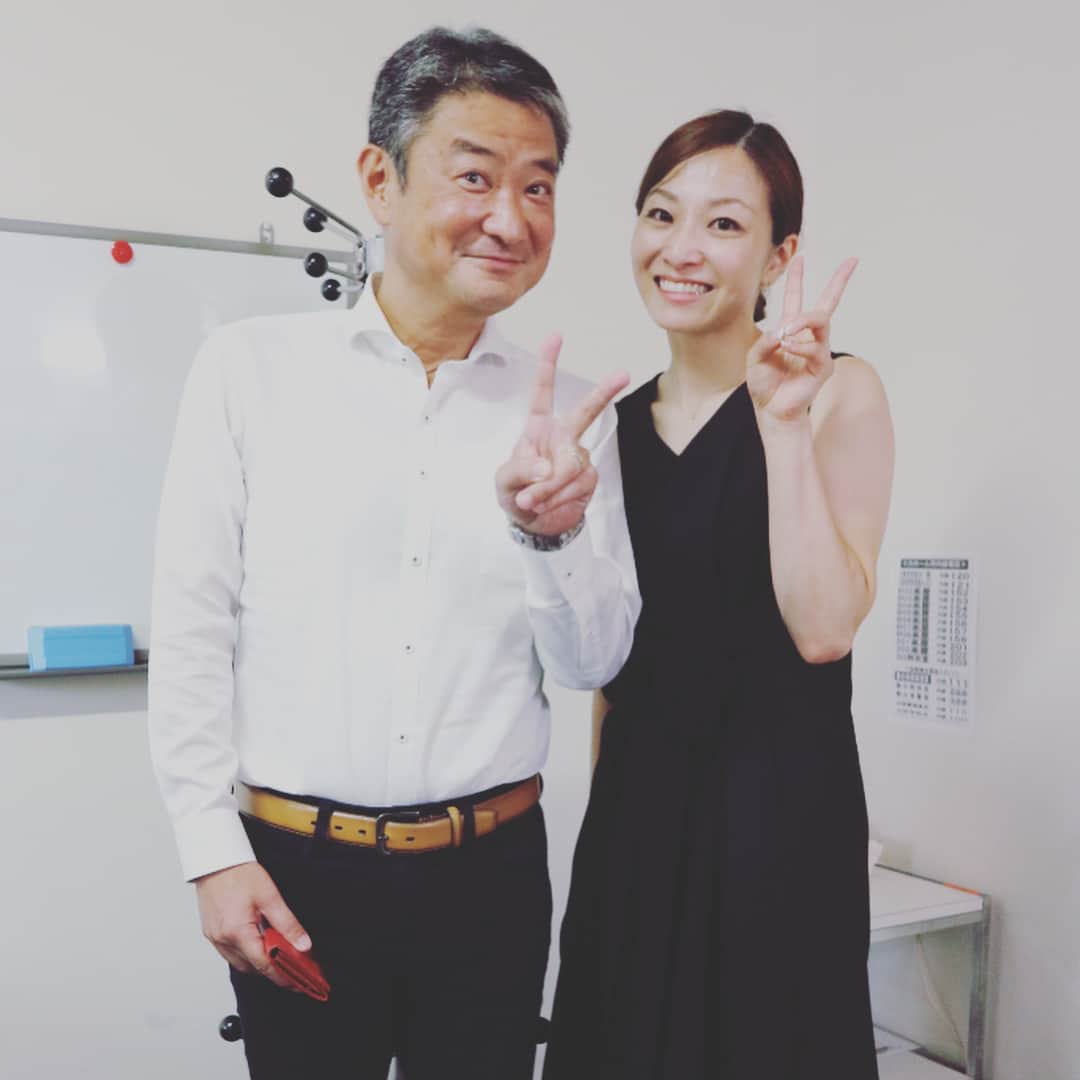のインスタグラム：「. . . 長田先生が宮城に来ている事を知って 会いに行って来ましたぁ〜🤗✨ . 初めて 人に会った瞬間泣いたぁ｡ﾟ(ﾟ´Д｀ﾟ)ﾟ｡ . ずぅぅぅと 会いたかったぁ〜😭 . . 恩返ししたい恩師の1人。 JOCジュニアオリンピック 全国都道府県対抗中学バレーボール大会 1年生の時の監督。 . . . #感謝 #恩師 #長田徹 先生🏐 #佐藤あり紗 . 会えたのに満足して 前髪乱れてるのにも気づいてない😂」