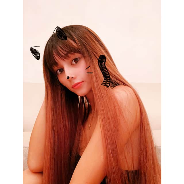 ダレノガレ明美さんのインスタグラム写真 - (ダレノガレ明美Instagram)「最近、顔が柔らかくなったね😍っていろんな人から言われる😂 前髪切ったからかな？🌼, 嬉しい☺️❤️ 前髪有り似合ってるかな？😂」8月11日 0時11分 - darenogare.akemi