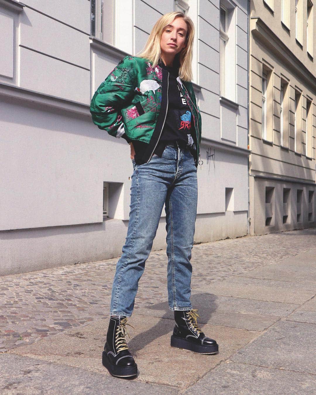 ディーゼルのインスタグラム：「35 degrees and a bomber jacket. You can. End of story. #DieselDenim」