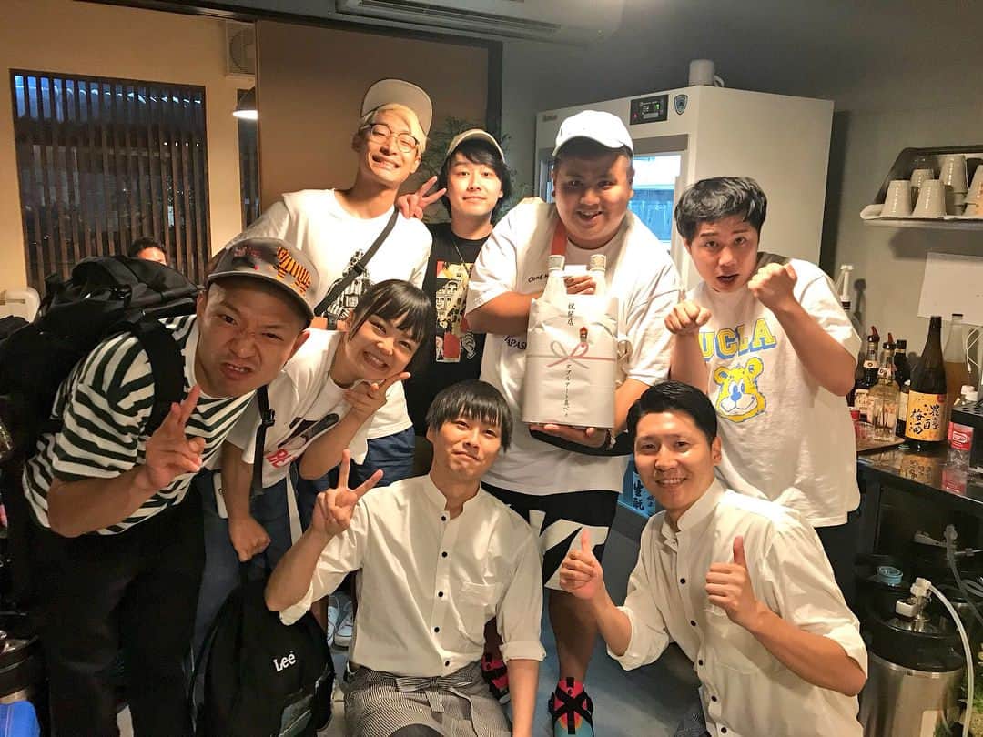 池田真一のインスタグラム：「昨日は元ガンセキオープンのサスケさんと元ジョニーレオポンの河内がオープンしたハチマル蒲鉾に行って来ました！ マジで全部美味かったです！ そしてたまたまお会いした武智さんが全てご馳走様してくれました🙇🏻次も武智さんが行く時狙って行かせてもらいます！ 武智さんありがとうございました！」