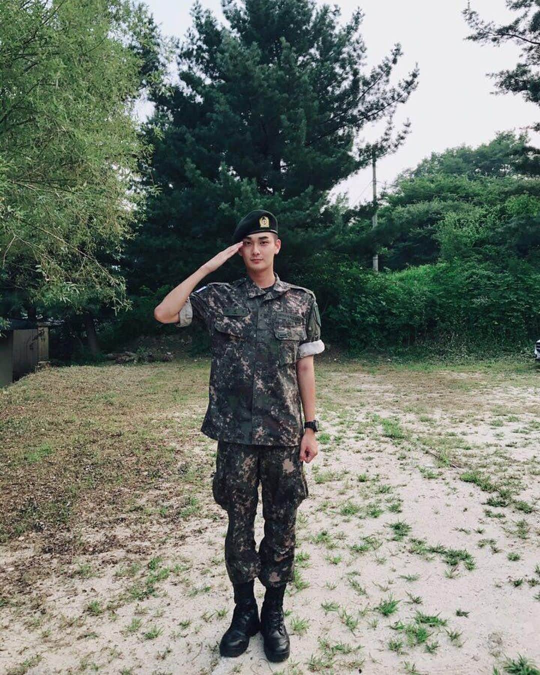のインスタグラム：「몸 건강히 잘 있습니다 😊」