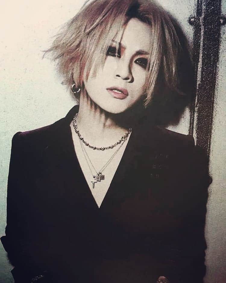 the GazettEのインスタグラム：「悪ガキ😈 #thegazette #gazetto #new #newpic #newphoto #newstyles #pscompany #band #ruki #reita #aoi #kai #uruha #2018 #jrock #japan #tokyo #vkei #visualkei #specialposter #boy #music #jmusic #instagood #gazette #takanori #love #follow #gazerockisnotdead #japanboy」