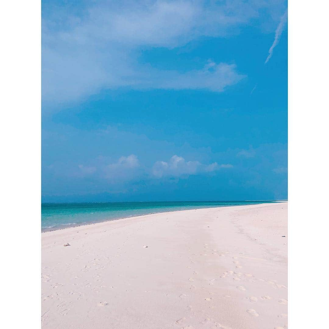 小林恵美さんのインスタグラム写真 - (小林恵美Instagram)「Finally l could go here!!!!🏝❤️ #久米島 #はての浜」8月12日 0時23分 - emichan0101