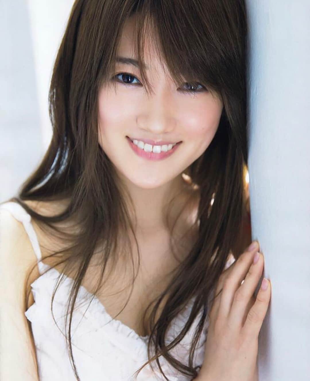 のインスタグラム：「. 今日は#樋口日奈 ちゃん なぜか滲み出る落ち着き感と色っぽさがすごい、、 . まさに美人！なお顔立ち❤︎ . #ひなちま#ひなたちゃん #乃木坂46#nogizaka46#アイドル#idol #乃木坂46好きな人と繋がりたい #グラビア#水着#可愛い#可愛い女の子#美女#cute#kawaii#fashion#beauty#princess」