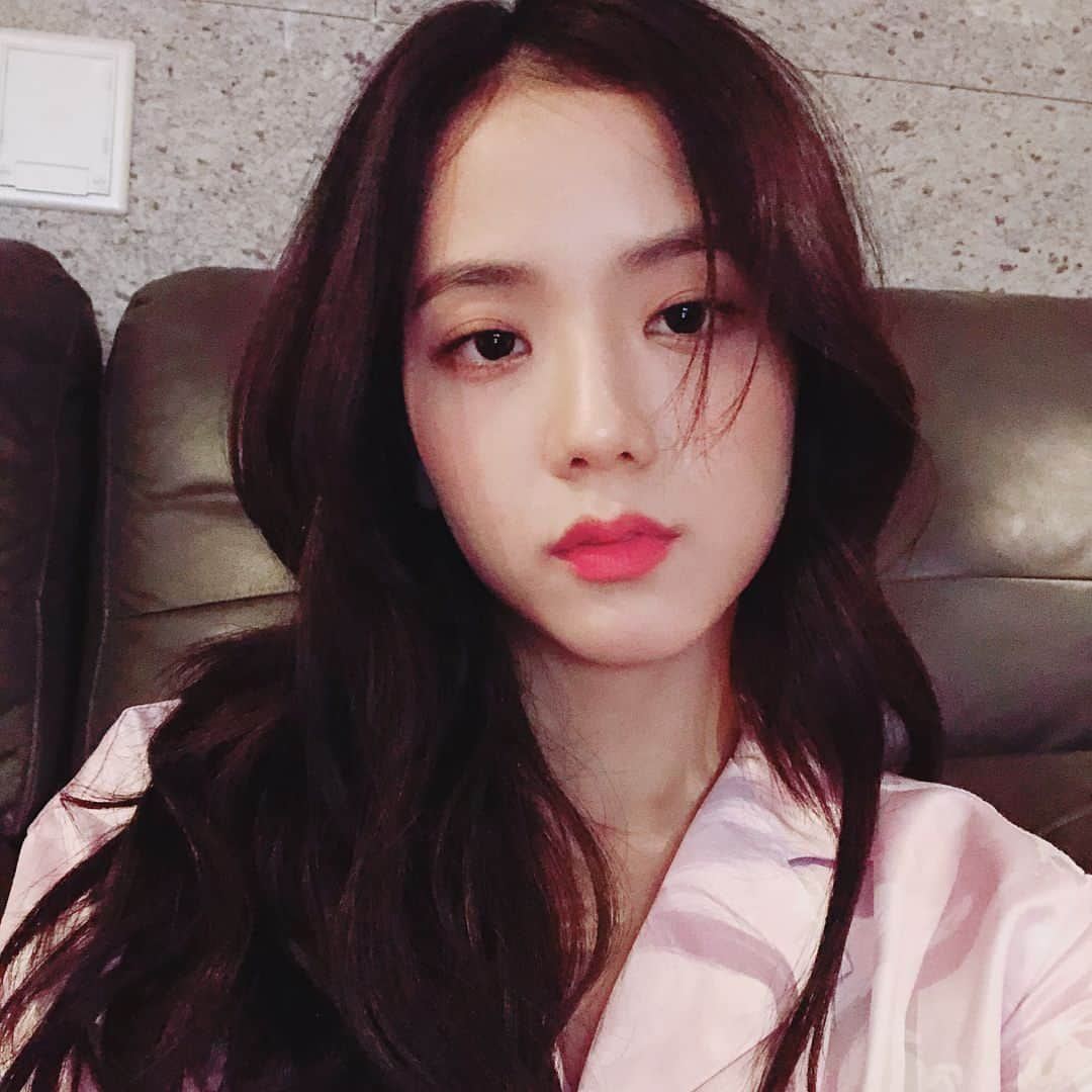 ジスさんのインスタグラム写真 - (ジスInstagram)「남았던 사진들 💕 #formyblinks」8月11日 20時54分 - sooyaaa__