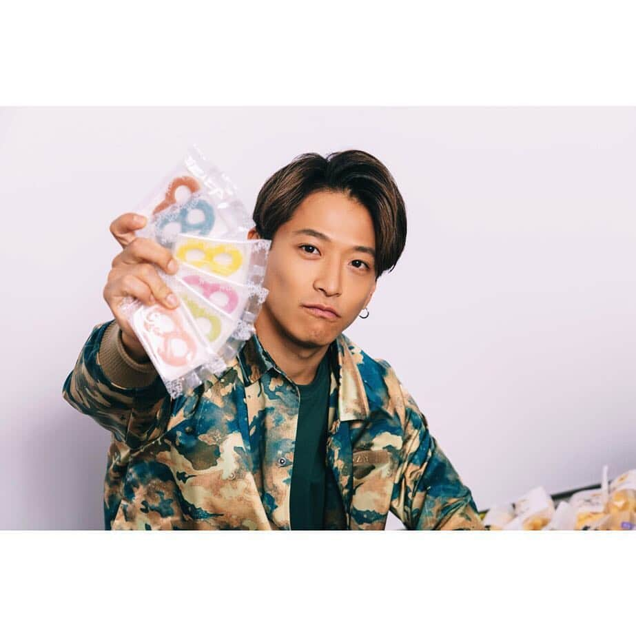 w-inds.さんのインスタグラム写真 - (w-inds.Instagram)「2018年8月2日発売「東京で買える！失敗しない手みやげ ウォーカームック」﻿ "地方出身の僕たちが選ぶ 故郷へ贈る東京みやげ"﻿ #tokyowalker #東京ウォーカー #手みやげ #東京土産 #souvenir #tokyosouvenir #w_inds  #ryuichi」8月11日 21時07分 - w_indsofficial