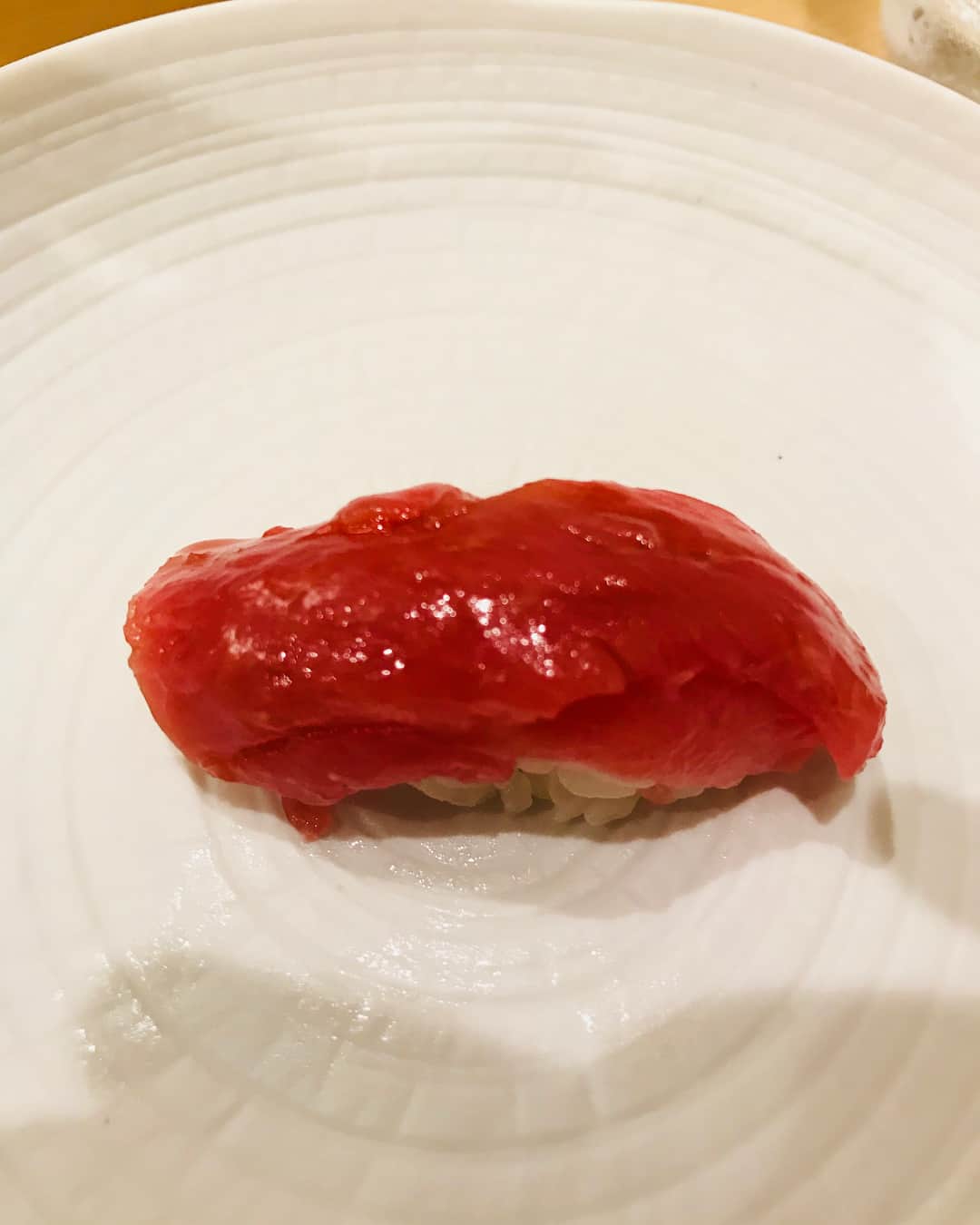 朝風れいさんのインスタグラム写真 - (朝風れいInstagram)「父の誕生日のお祝い。  600本に1本という希少な、めでたいビール🍺お店のご主人の粋なはからいで、出して下さいました😵😍 ・ ・ 家族4人でのご飯は楽しいなぁ✨ パパ、これからも元気でいてね ◟̆◞̆♡ ・ ・ ・ #エビスビール #yebisubeer #間違い探し #分かるかな #8月11日 #パパ #おめでとう #おくやま さん #いつもありがとう #芸術のような #美しい #お料理」8月12日 1時22分 - rei.wd