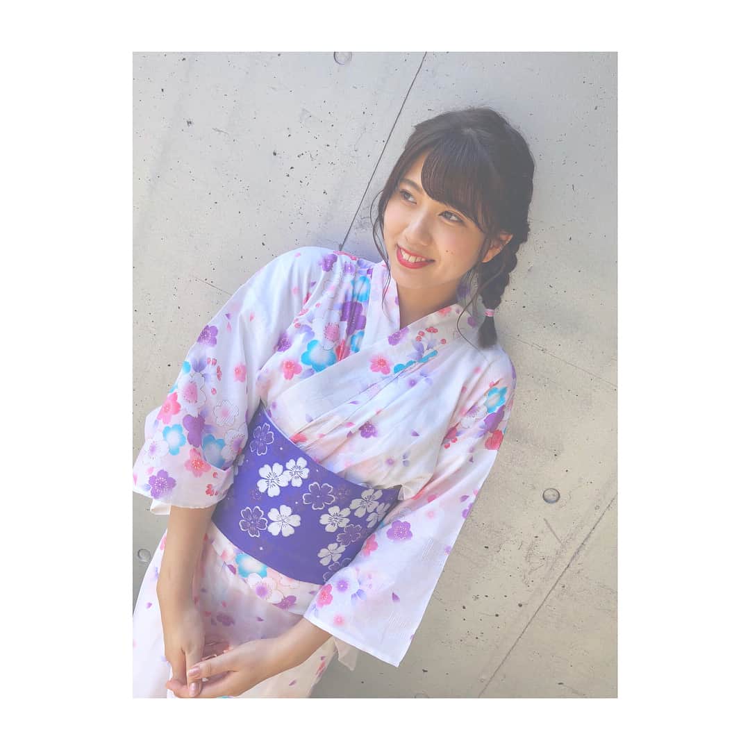 清水麻璃亜のインスタグラム：「* 髪型はエビフライみたい🍤 もしくはキスの天ぷら」
