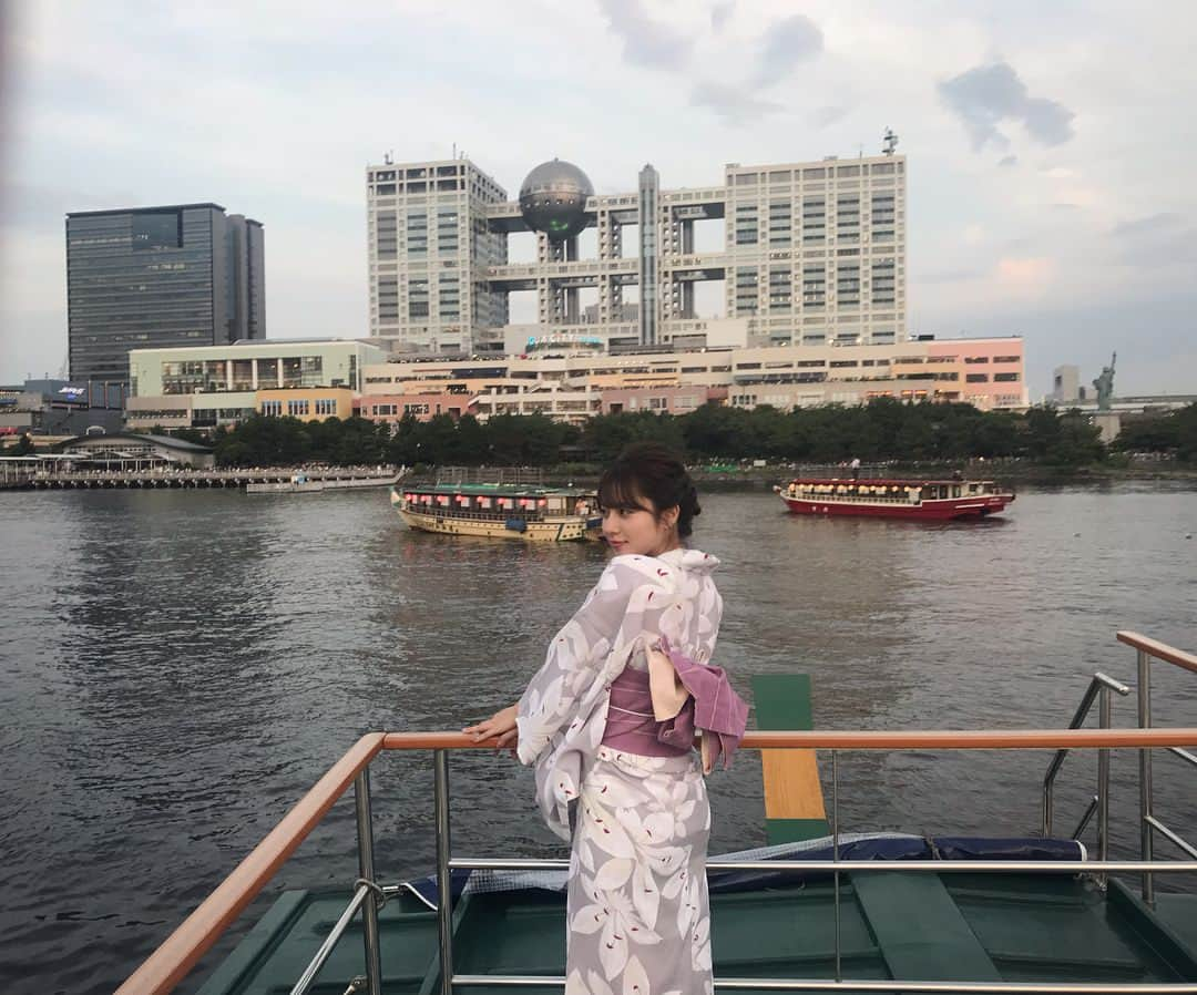 近藤萌恵里さんのインスタグラム写真 - (近藤萌恵里Instagram)「花火🎆 今年初めての夏らしい行事〜  #花火  #屋形船」8月12日 12時03分 - moerii_25