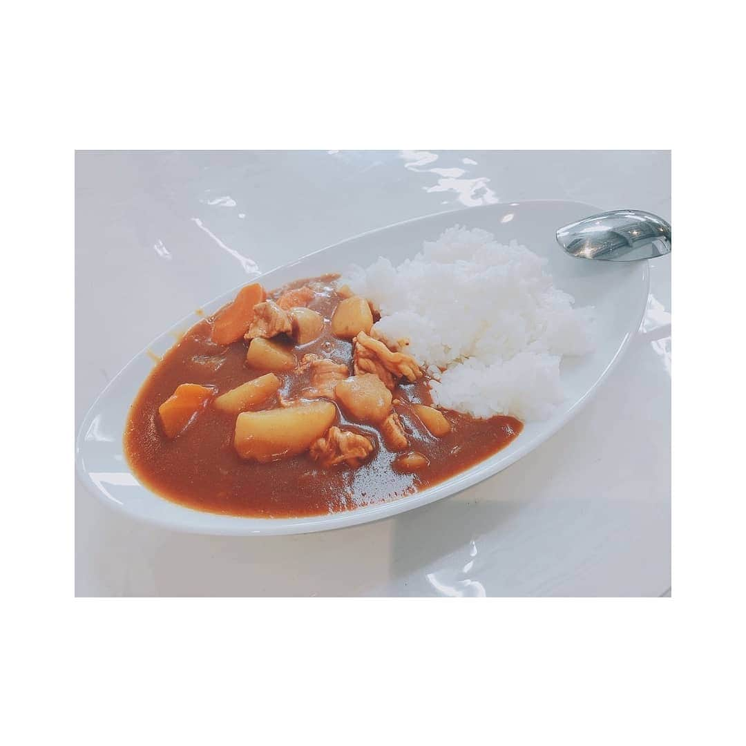 吉沢明歩さんのインスタグラム写真 - (吉沢明歩Instagram)「カレー🍛  作りました♫ 口にいれた瞬間にトロけるくらいまで火を通したジャガイモが好き！」8月12日 15時35分 - akiho_net