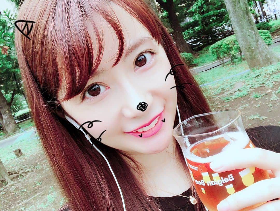 中川杏奈さんのインスタグラム写真 - (中川杏奈Instagram)「#大人の夏休み #おひとりさま時間  #バス旅 暇だったので前から行きたかった愛宕神社に行って、バスに乗ってたらお祭りみたいなものが見えたので行 ってみたらオクトーバーフェスでし た🍻 今日でたくさん夏らしいこと出来たよ(*^^*) 神社も行ったし運気上がった気がする💖 ただ前厄なのに厄祓いしてもらうの忘れた(°_°) : #平成最後の夏  #夏らしいことできた  #夏関係ないこともあるけどよし笑 #todolist  1、愛宕神社の階段登る運気UP✅ 2、かき氷食べる✅ 3、犬と遊ぶ✅  4、鯉の餌やりで運気UP✅ 5、いっぱい歩く、健康✅ 6、バス旅✅ 7、お祭り行く✅ 8、ビールフェス行く✅ 9、屋外でお酒飲む✅ 10、とにかく近所から出る✅ なんと今日だけで10個出来た😻 : 引き続き夏らしいこと探してやっていこうっと*\(^o^)/* #愛宕神社 #かき氷 #大人の夏休み2018 #夏休み  #バス旅一日乗車券買ってみたい #乗った距離愛宕神社〜東京駅(みじか！💦) #今日ずっと一人でニヤニヤして楽しかった #鯉の勢いすごくてびっくり #summervacation  #美女図鑑  #ビジョビ  #おひとりさま女子  #ビール女子 #炭酸飲めない  これはピーチ味だしすぐ炭酸全部なくなってジュースみたいで飲めた #おみくじは中吉  あなたはそのままでいいって😻 そんなわけない」8月13日 3時48分 - annanakagawa0228