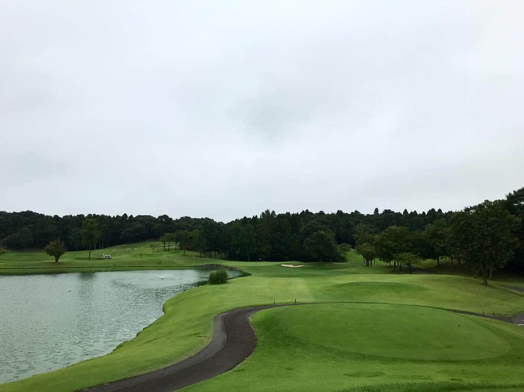 青木茉里奈さんのインスタグラム写真 - (青木茉里奈Instagram)「美浦ゴルフ倶楽部⛳️✨ トーナメントコースだけあって、とても良いコースでした！今日はなぜかピンポジがエッジから3yとか4yが多め🤣とても良い練習になりました！！✨ #美浦ゴルフ倶楽部 #トーナメントコース #今日 #バーディー #4つ #まだまだ #ショートホール #ホールインワン #惜しかった #golf #女子ゴルフ」8月12日 19時37分 - marinaaoki28