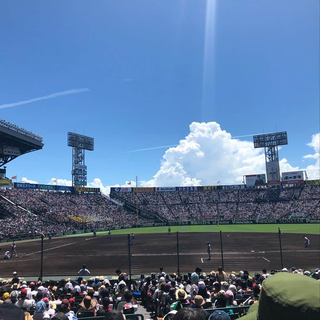 のインスタグラム：「甲子園を見にいきました！ 星稜対済美の試合が本当に名試合で鳥肌たった。  #甲子園 #第100回全国高等学校野球選手権記念大会 #高校野球 #星稜 #済美 #塾高」