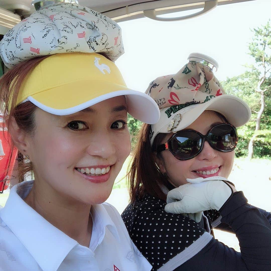 橋本志穂さんのインスタグラム写真 - (橋本志穂Instagram)「関東でゴルフは氷のう必要❗️ 今日は鎌倉カントリーで 下川美奈嬢と^_^」8月13日 10時26分 - shihohashimoto3
