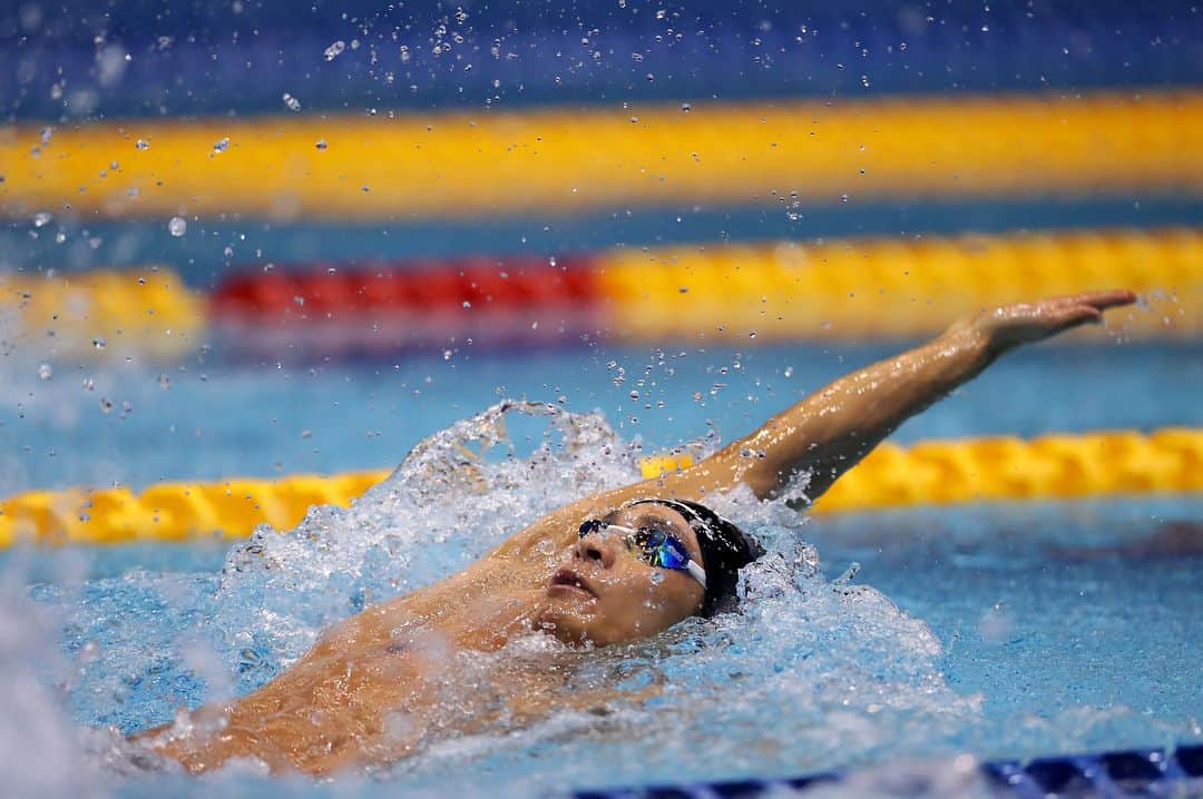 日本オリンピック委員会さんのインスタグラム写真 - (日本オリンピック委員会Instagram)「水泳のパンパシフィック選手権第4日（12日）、競泳男子200m平泳ぎで世界記録保持者の渡辺一平選手が大会新記録で金メダルを獲得。同200m背泳ぎでは入江陵介選手が銀、女子200m平泳ぎは鈴木聡美選手が銅。400mメドレーリレーでは男子が銀、女子が銅メダルを獲得しました。 . 🏊‍♂️ Pan Pacific Swimming Championships 2018 🏊‍♀️ . [Men's 200m Breaststroke] 🥇渡辺一平/Ippei Watanabe . [Men's 200m Backstroke] 🥈入江陵介/Ryosuke Irie . [Women's 200m Breaststroke] 🥉鈴木聡美/Satomi Suzuki . [Men's 4x100m Medley Relay] 🥈入江陵介、小関也朱篤、小堀勇氣、中村克/Ryosuke Irie,Yasuhiro Koseki,Yuki Kobori,Katsumi Nakamura . [Women's 4x100m Medley Relay] 🥉酒井夏海、池江璃花子、青木玲緒樹、青木智美/Natsumi Sakai,Rikako Ikee,Reona Aoki,Tomomi Aoki . Photo:AFLO SPORT . #Swimming #panpacs2018 #Roadto2020 #水泳 #競泳 #パンパシ水泳 #トビウオジャパン #渡辺一平 #入江陵介 #鈴木聡美 #小関也朱篤 #小堀勇氣 #中村克 #酒井夏海 #池江璃花子 #青木玲緒樹 #青木智美 #がんばれニッポン #JapaneseOlympicCommittee #TEAMNIPPON」8月13日 10時59分 - teamjapanjoc