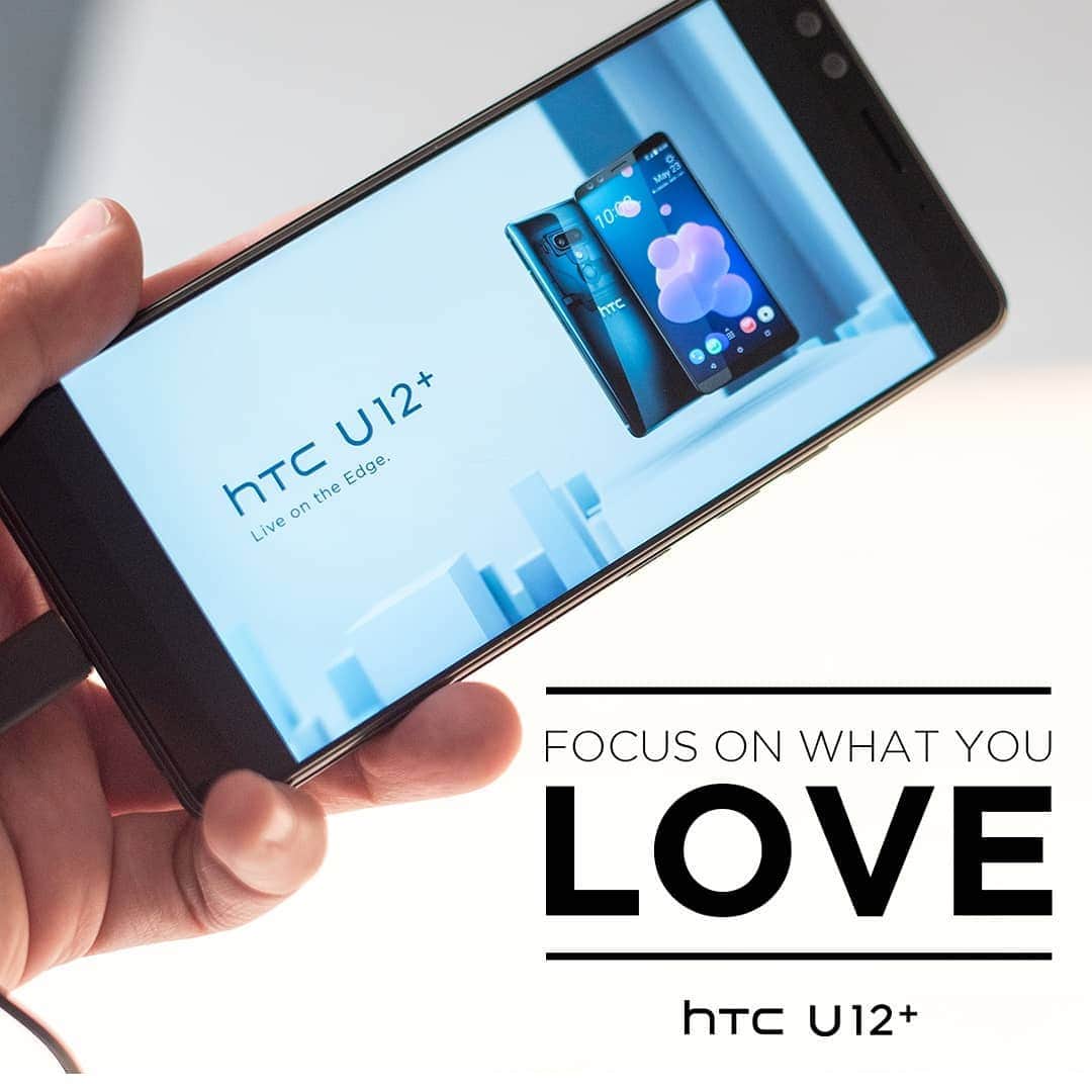 HTCのインスタグラム：「The ultra thin borders on the HTC U12+ makes holding and viewing even more comfortable so you can focus on what you love instead of what you don't. #HTCU12Plus」